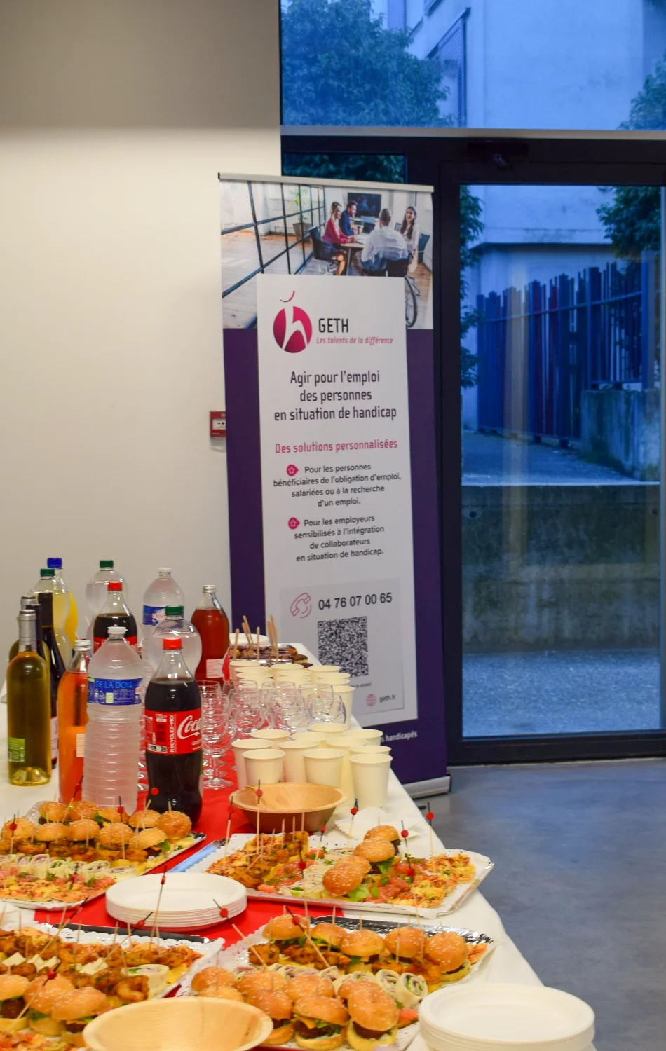 Visuel Actu Evénement - Soirée adhérents 2024 - Apéritif dînatoire Soirée des adhérents du GETH 2024 - buffet installé pour l'apéritif dînatoire